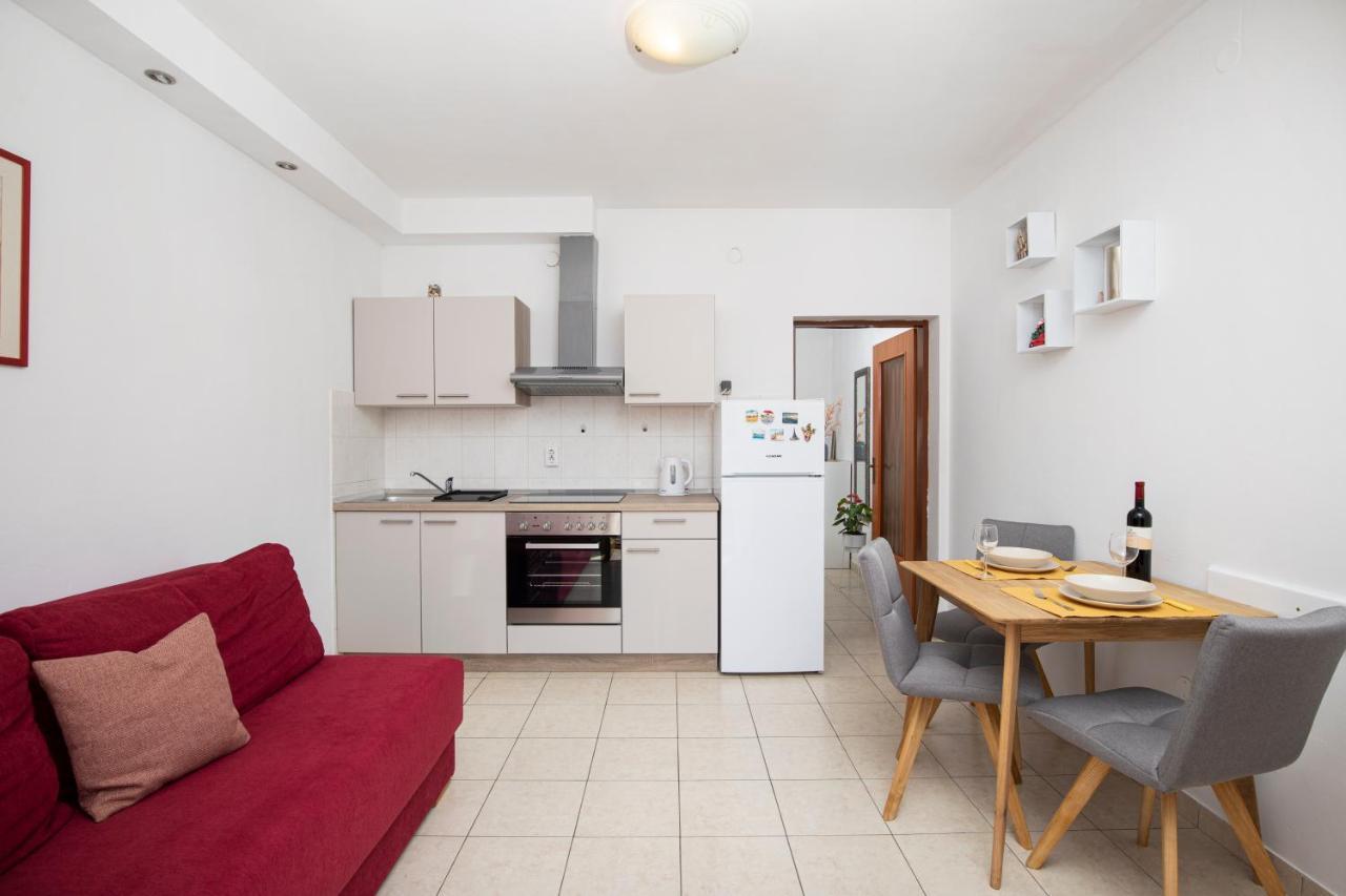 Sunny Apartment Valbandon Fažana Exteriör bild
