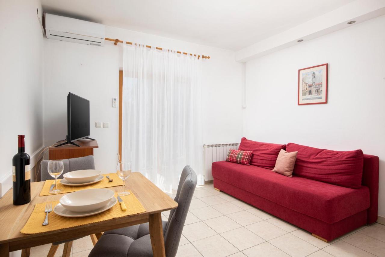 Sunny Apartment Valbandon Fažana Exteriör bild