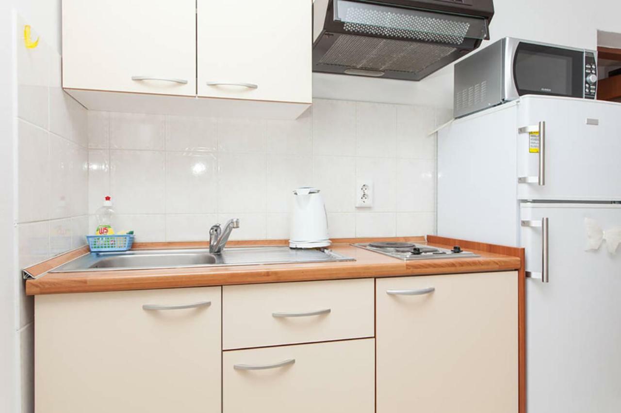 Sunny Apartment Valbandon Fažana Exteriör bild