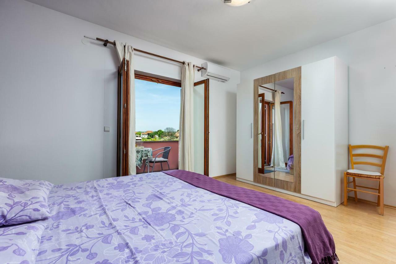 Sunny Apartment Valbandon Fažana Exteriör bild