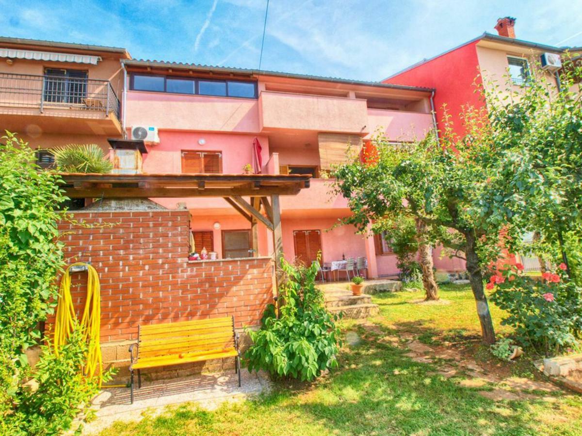 Sunny Apartment Valbandon Fažana Exteriör bild